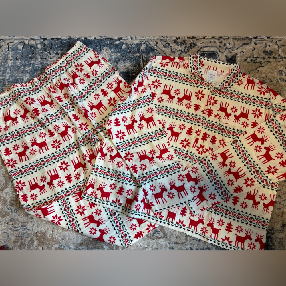 Hanna Andersson Red & White Reindeer Print Sweatpants Pajama Set